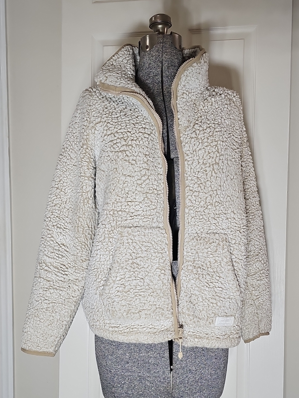 Eddie Bauer Fireside Plush Full Zip Mock Neck 2 Pocket Coat Jacket Cream Size M